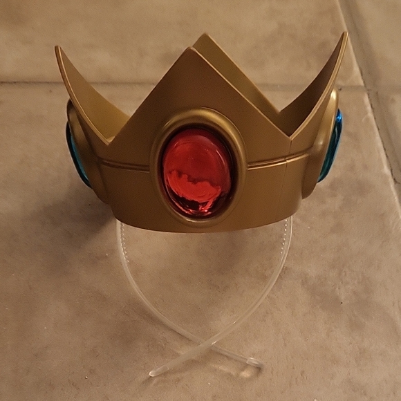 Nintendo Super Mario Brothers Deluxe Princess Peach Costume - Picture 5 of 6